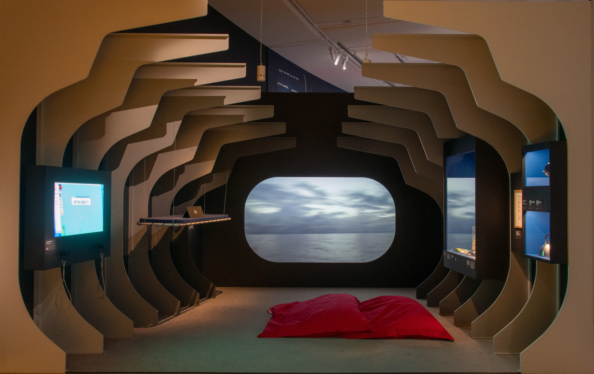 EN SOLITAIRE AUTOUR DU MONDE