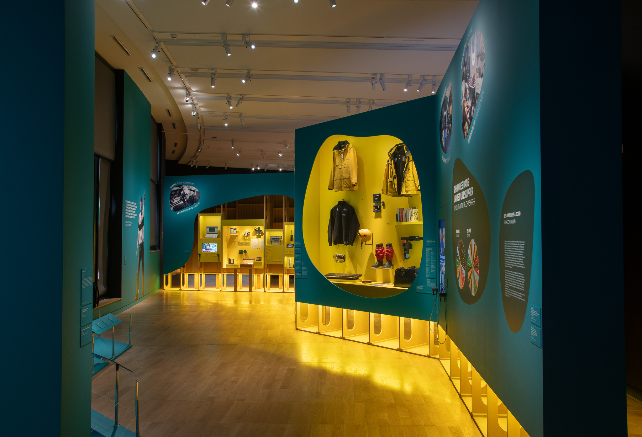 EN SOLITAIRE AUTOUR DU MONDE