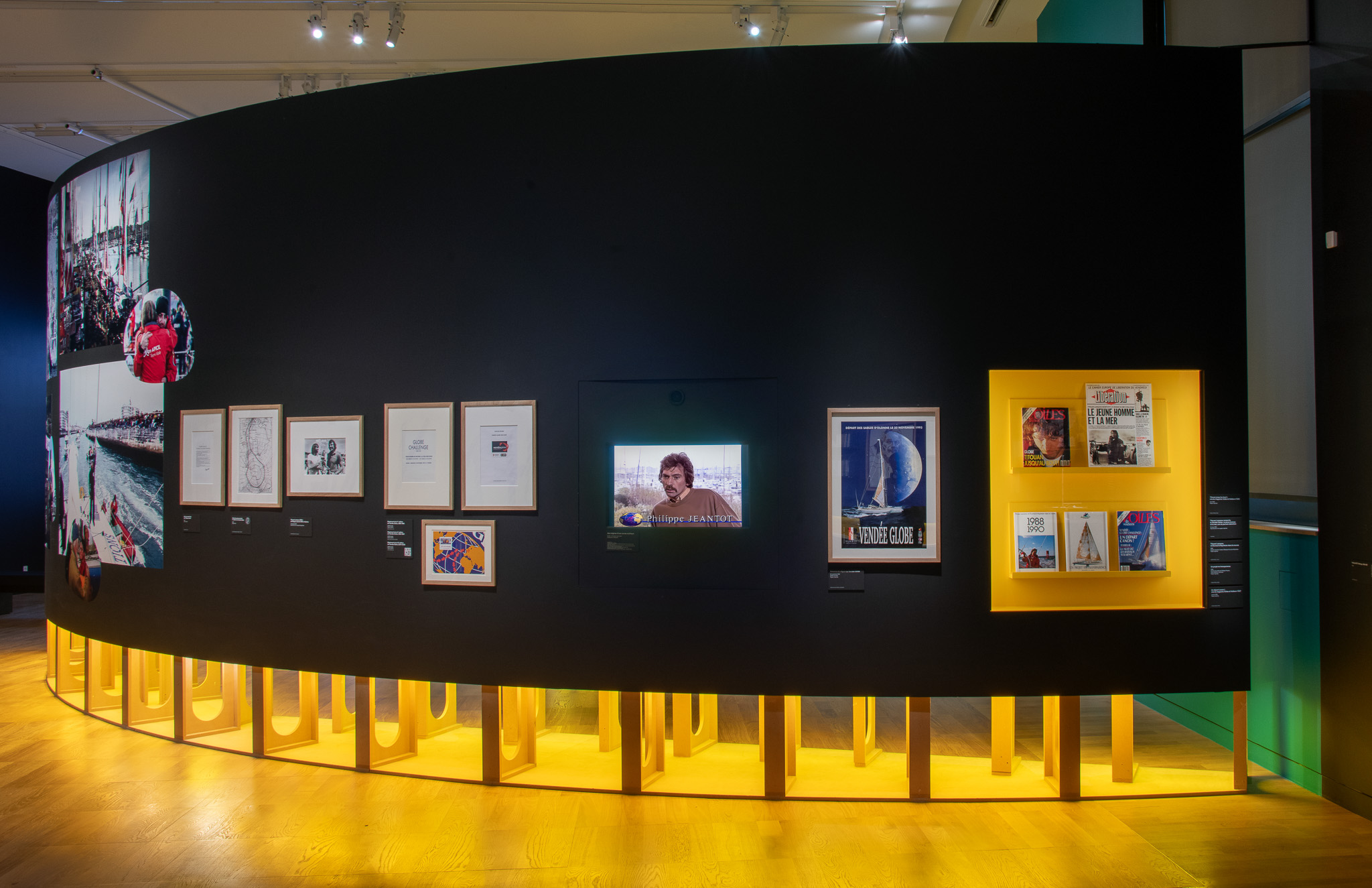 EN SOLITAIRE AUTOUR DU MONDE